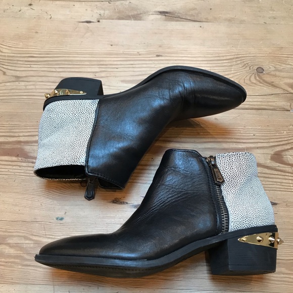 sam edelman holt bootie